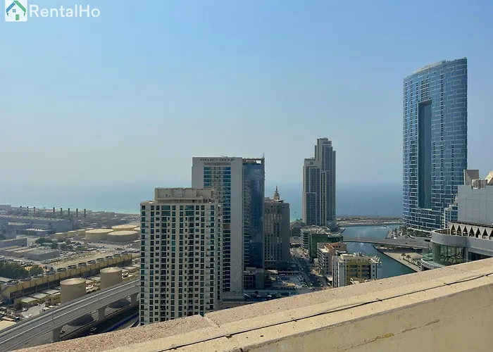 Quiet Studio With Balcony And Roof Top Pool In Dubai Marina